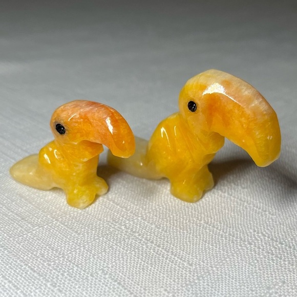 Vintage. Carved Onyx TOUCANS TROPICAL. Display. Birds. - Picture 2 of 6
